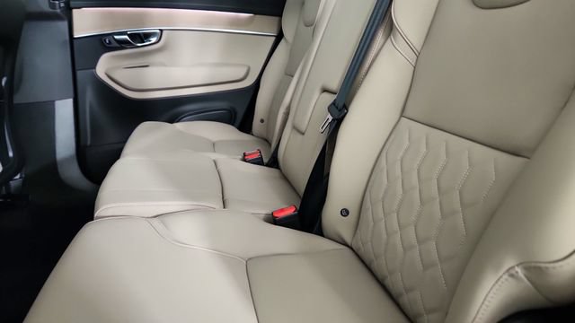 New 2026 Volvo XC90 B6 Plus w/ Protection Package Premier AWD/4WD image 29