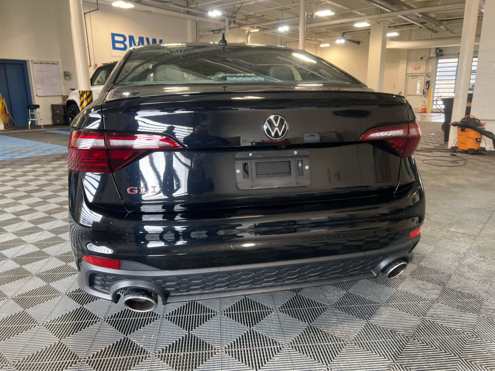 Used 2024 Volkswagen Jetta GLI Autobahn image 4