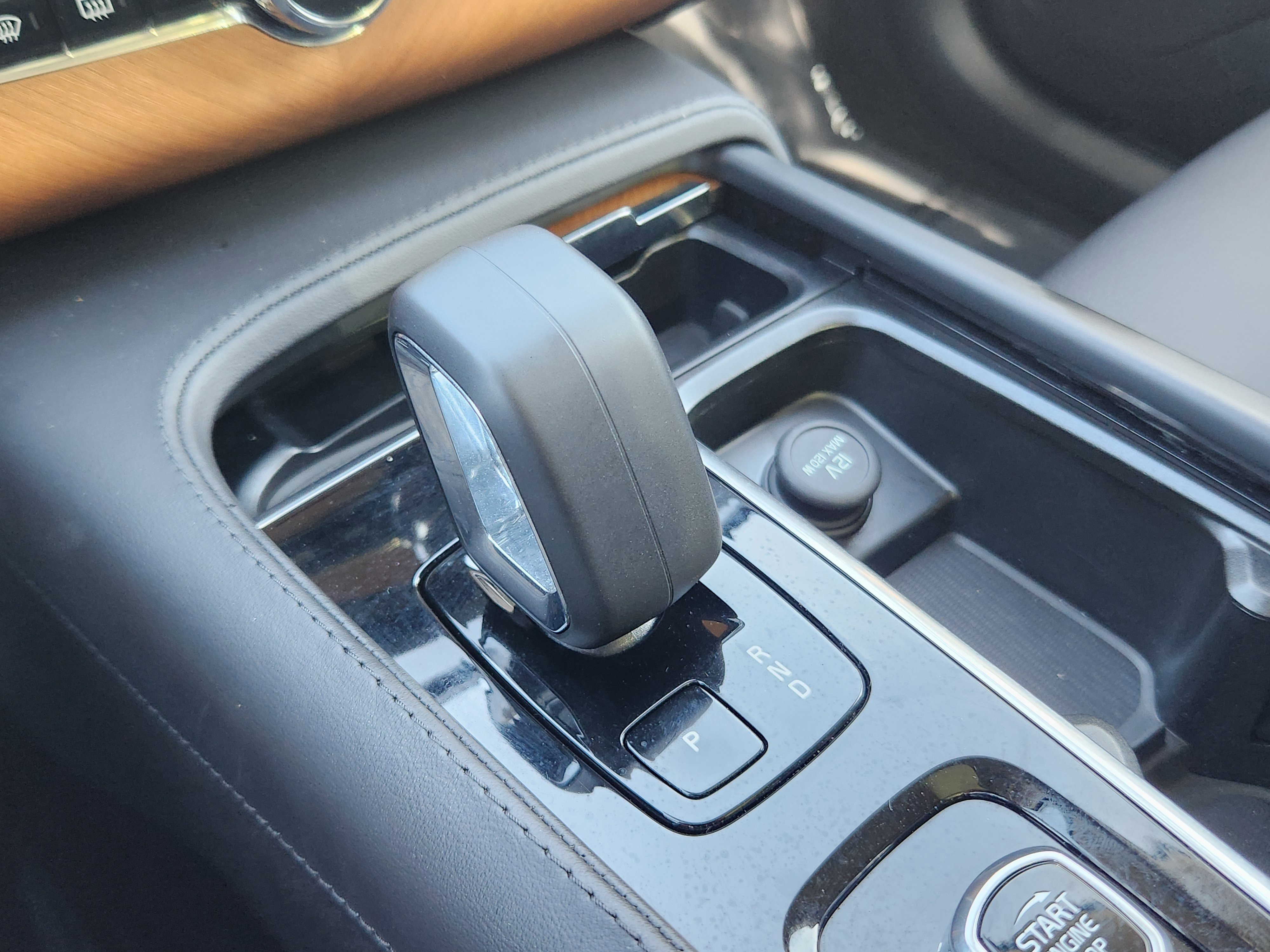 Used 2024 Volvo XC90 B5 Plus image 11