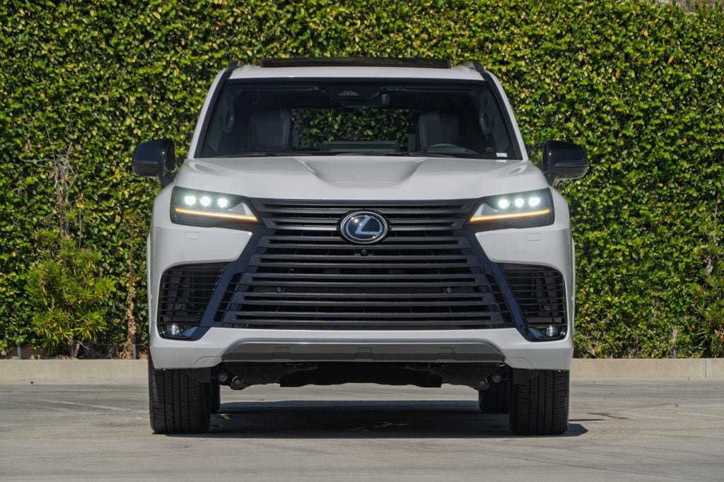 New 2026 Lexus LX 700h Luxury w/ Appearance Package AWD/4WD image 4