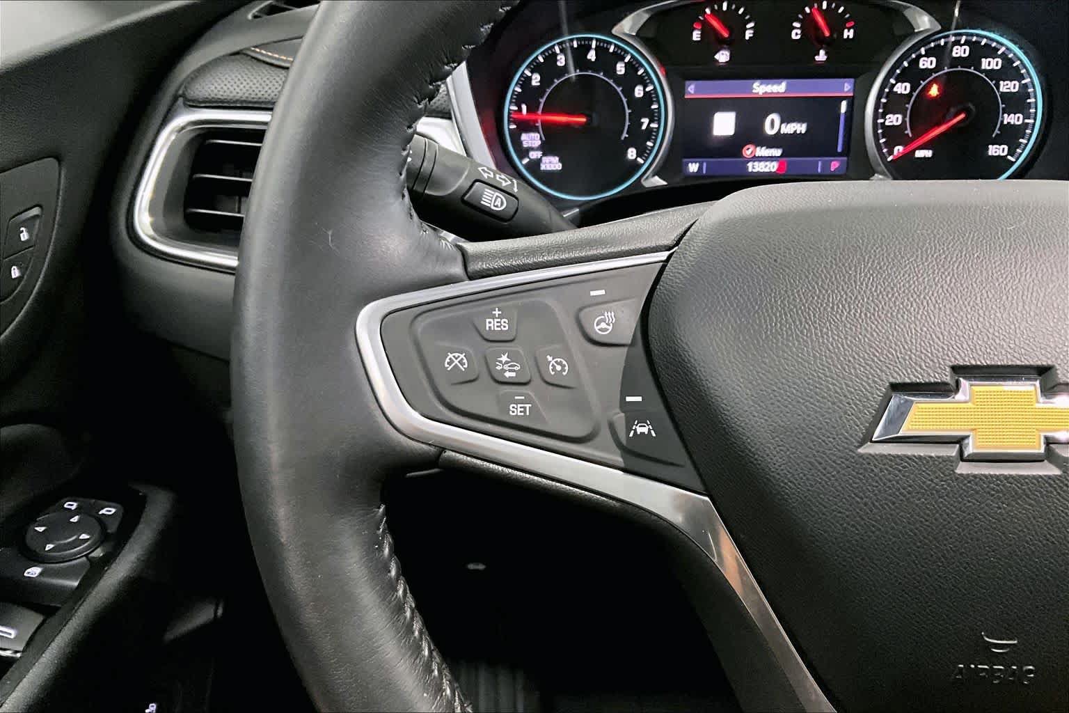Used 2022 Chevrolet Equinox Premier AWD/4WD image 23