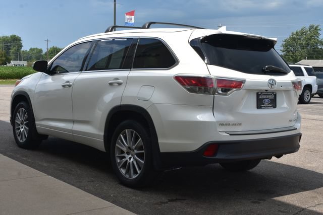 Used 2015 Toyota Highlander XLE AWD/4WD image 16