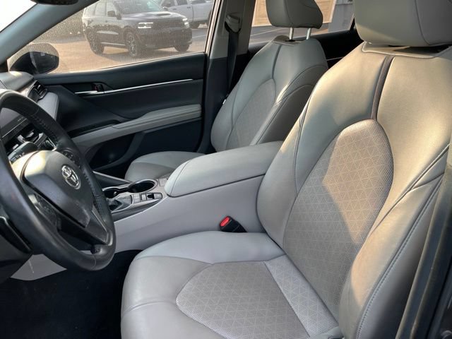 Used 2022 Toyota Camry XSE FWD image 8