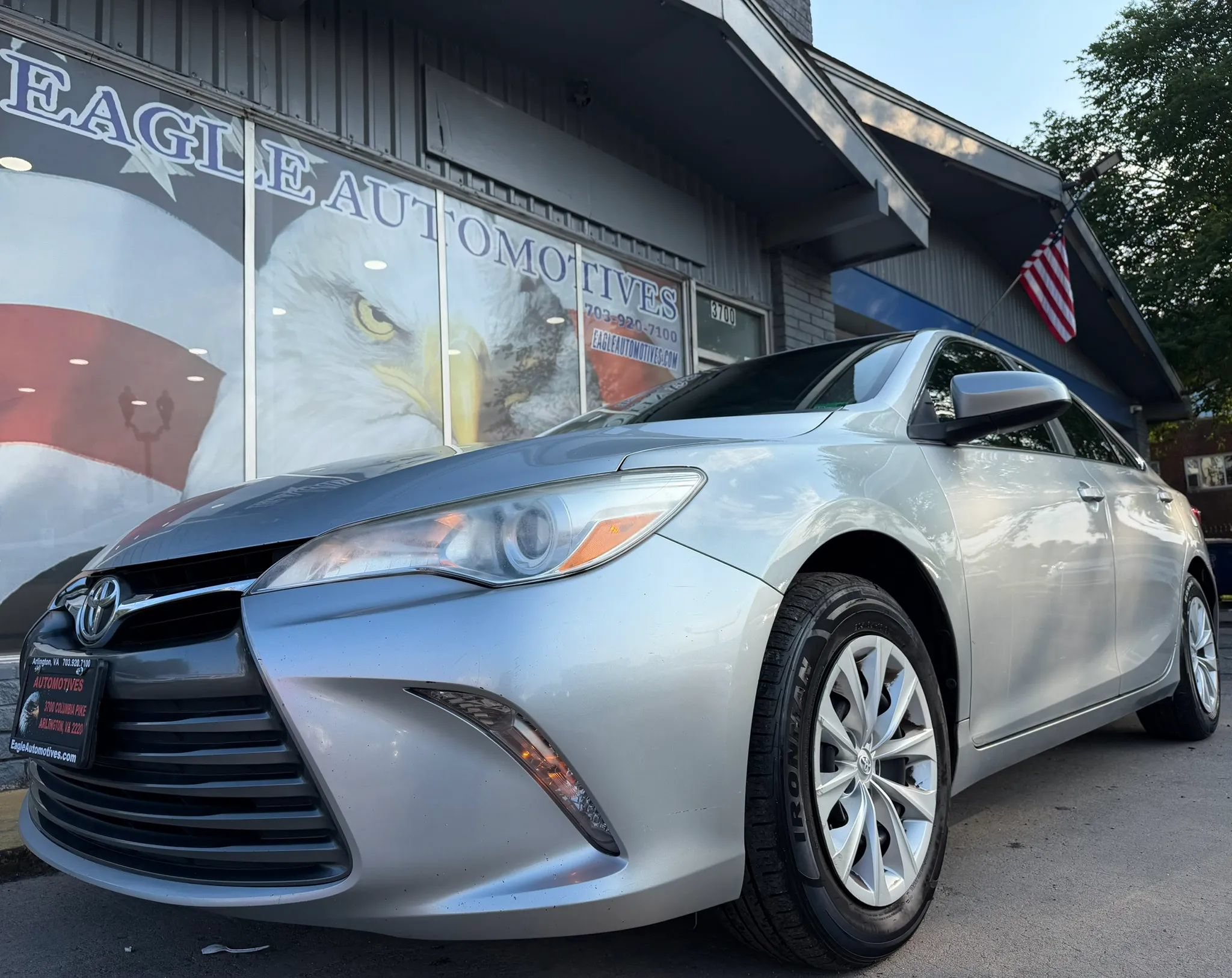 Used 2017 Toyota Camry LE w/ Moonroof Package FWD image 6