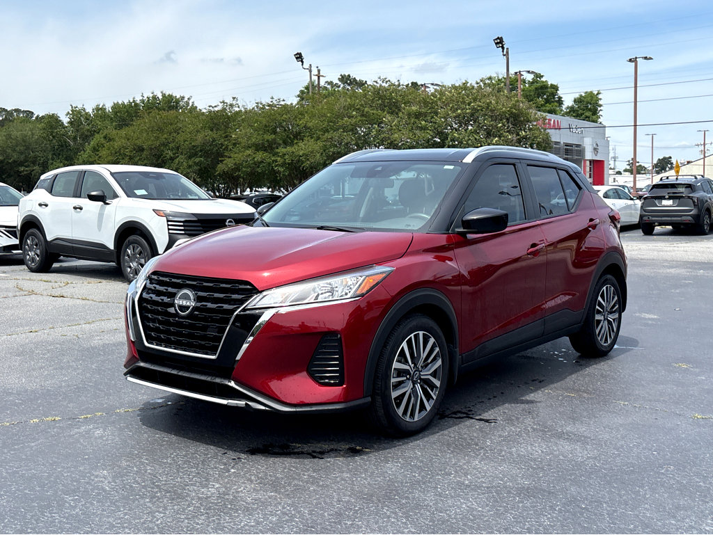 Used 2023 Nissan Kicks SV FWD image 3