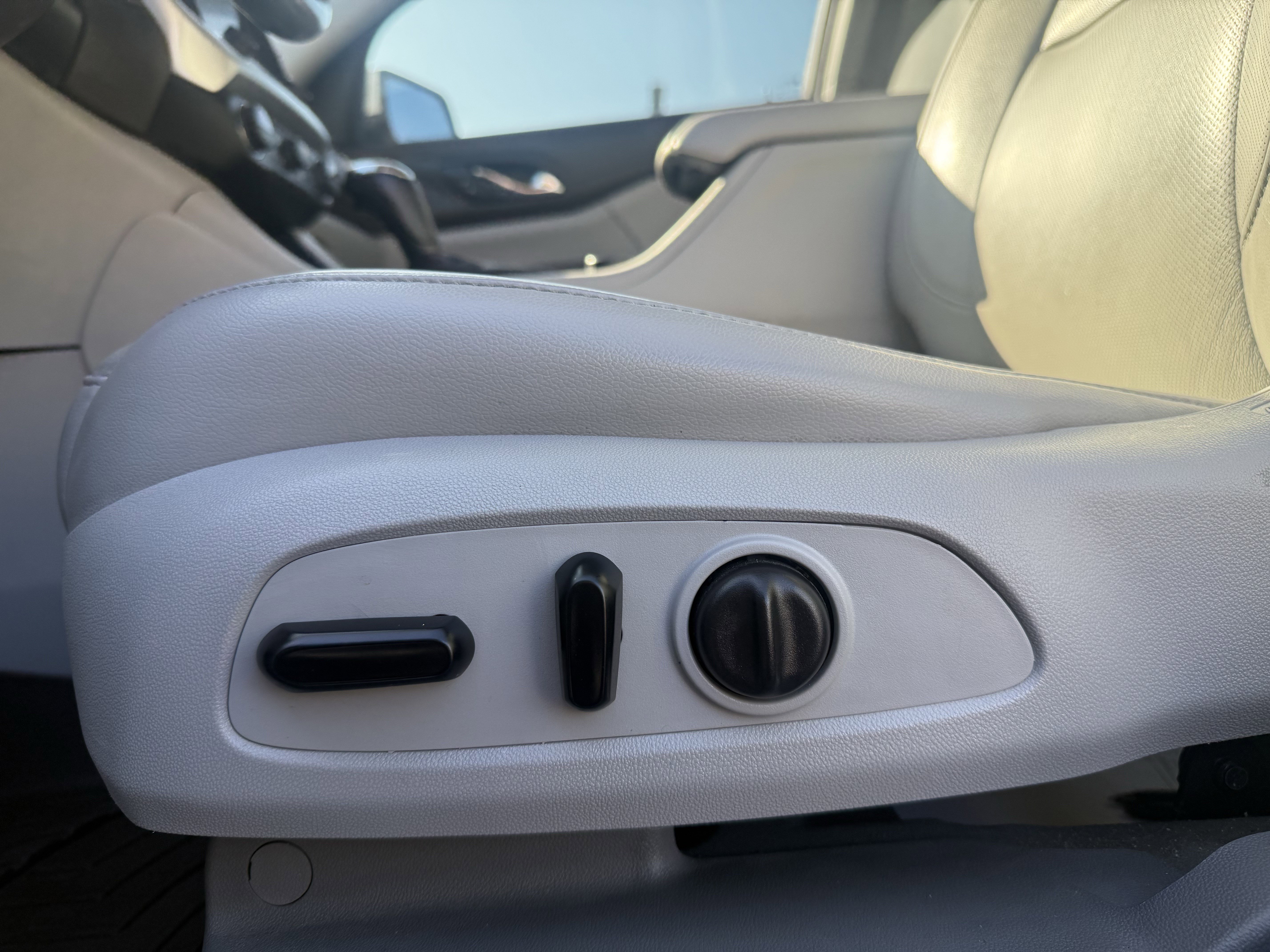 Used 2019 GMC Acadia SLT image 23