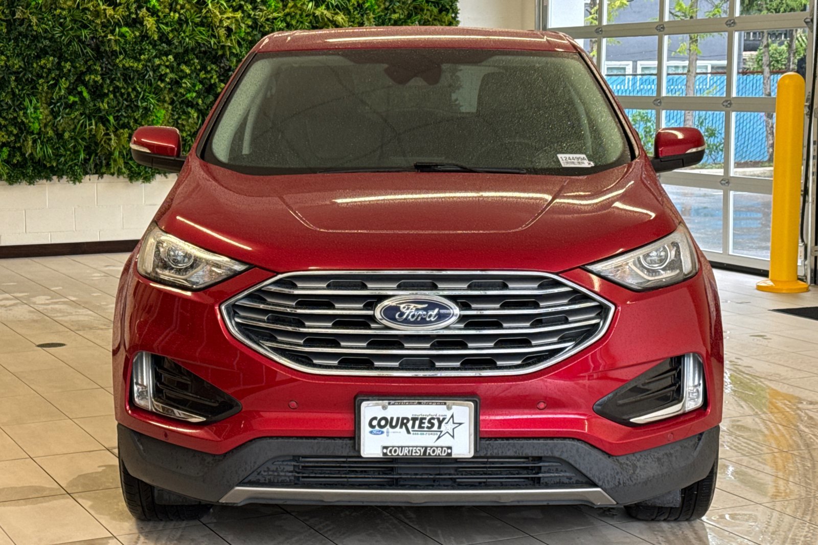 Certified 2022 Ford Edge Titanium w/ Class II Trailer Tow Package image 9