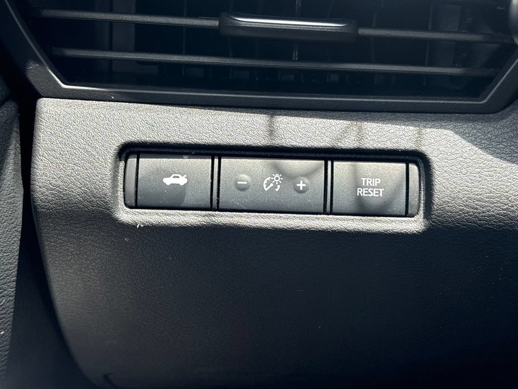 Used 2025 Nissan Altima 2.5 SV FWD image 27
