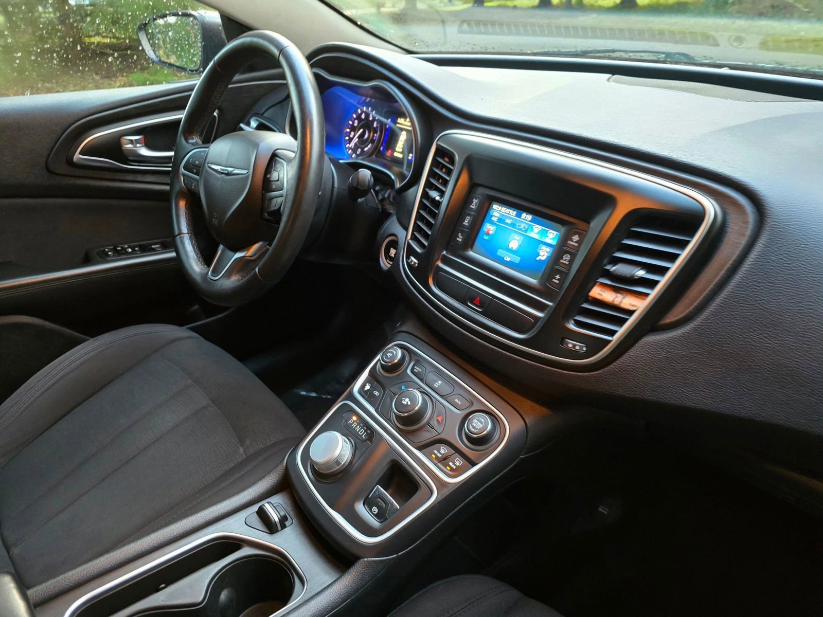 Used 2016 Chrysler 200 Limited w/ Convenience Group image 10