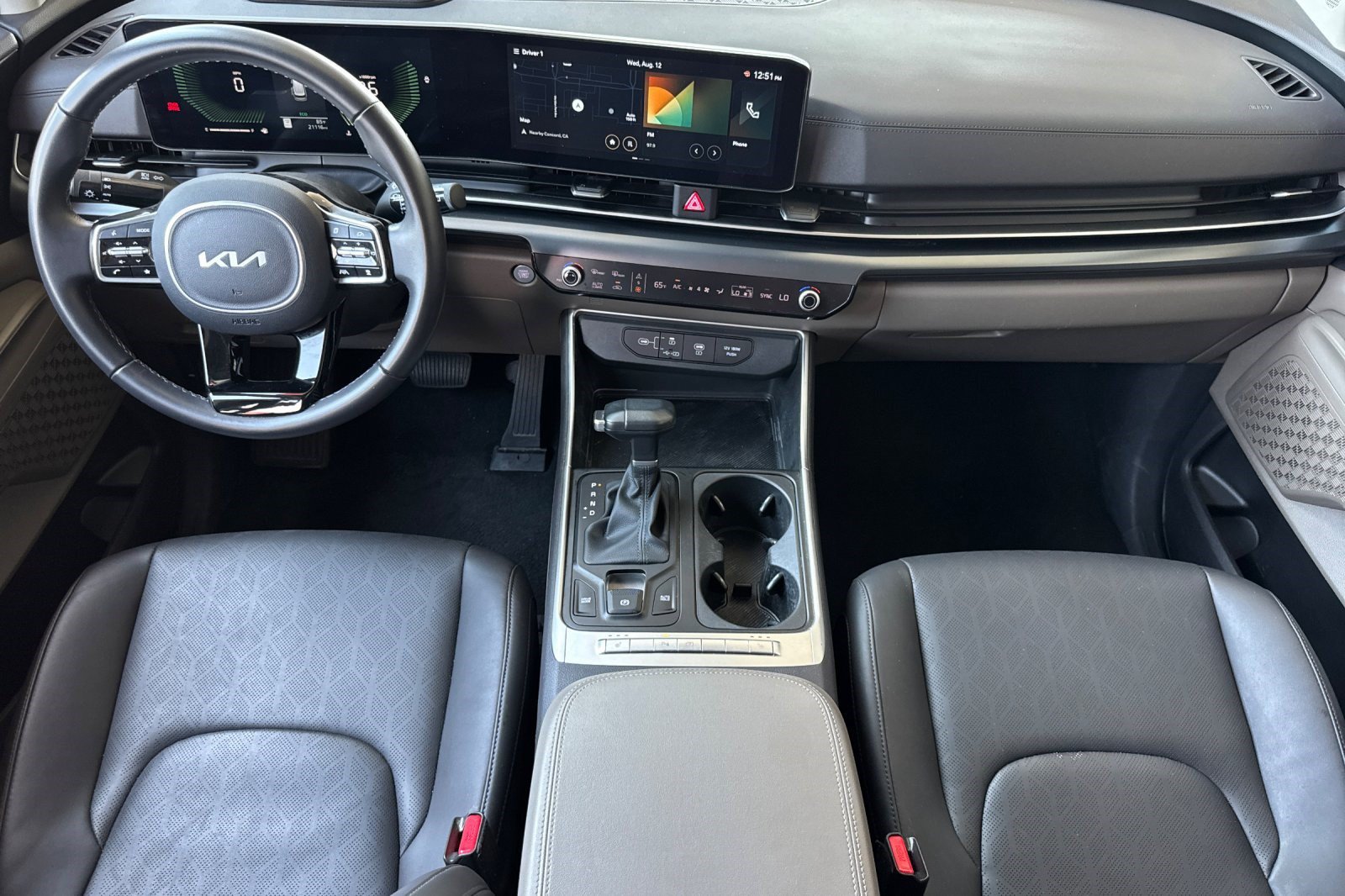 Used 2026 Kia Carnival FWD image 16