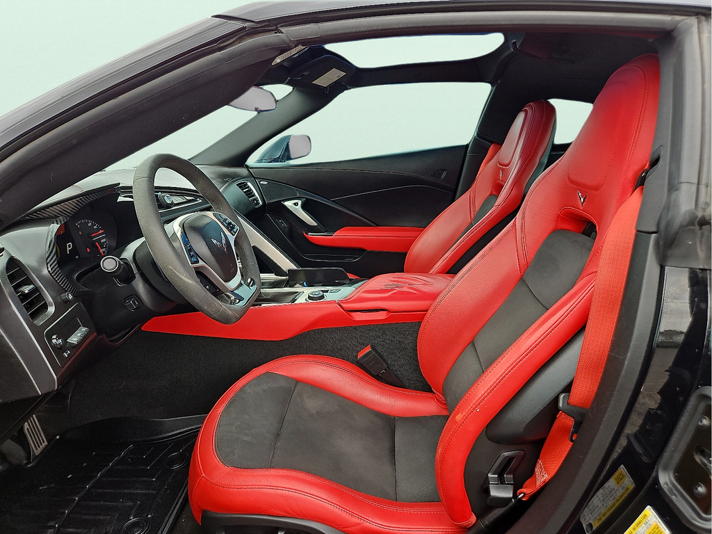 Used 2017 Chevrolet Corvette Stingray Coupe RWD image 13