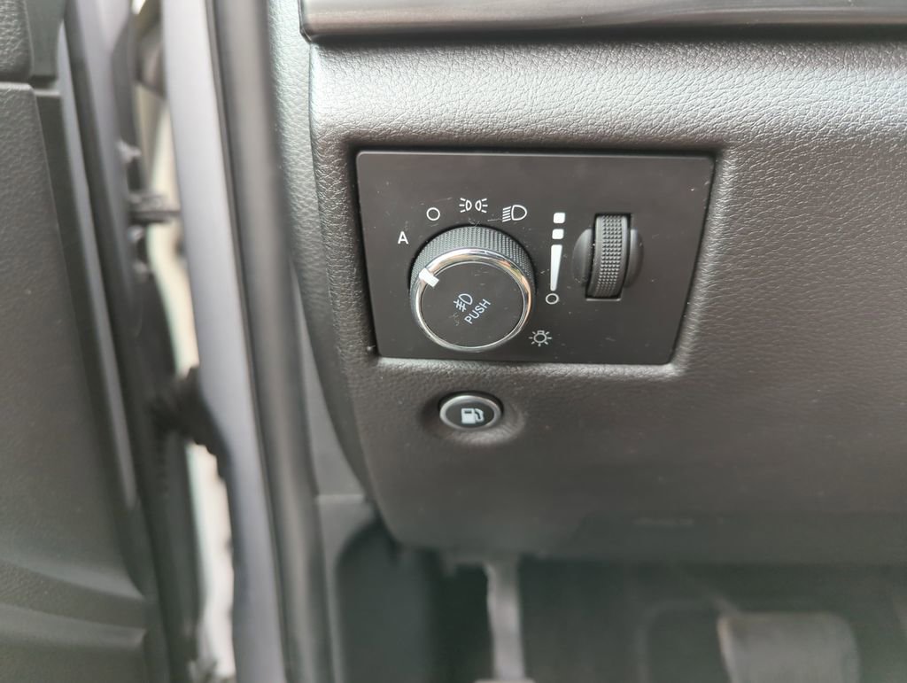 Used 2019 Jeep Grand Cherokee Altitude image 20