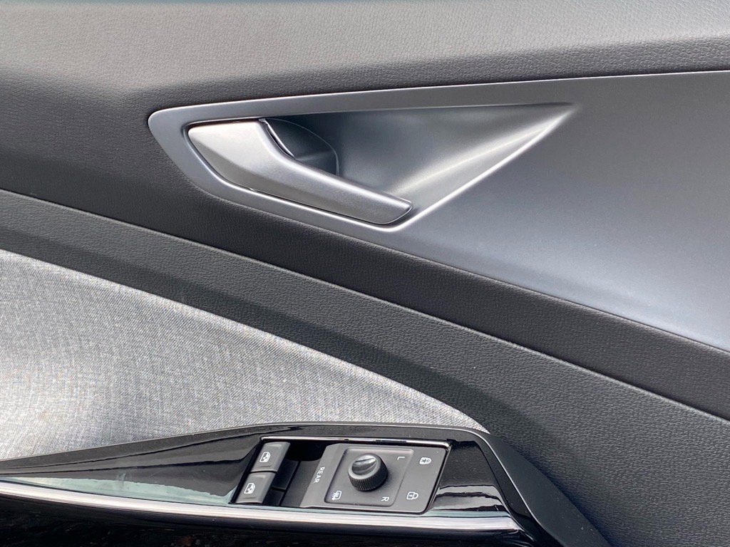 Certified 2024 Volkswagen ID.4 2WD image 15