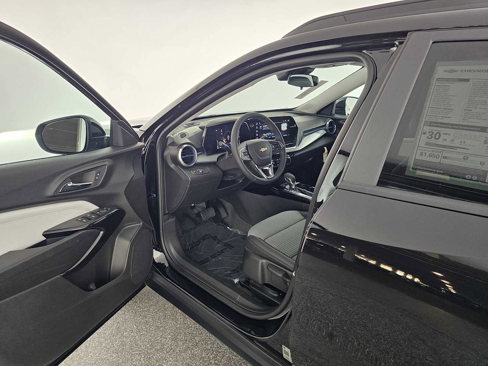 New 2026 Chevrolet Trax LT w/ Driver Confidence Package FWD image 19