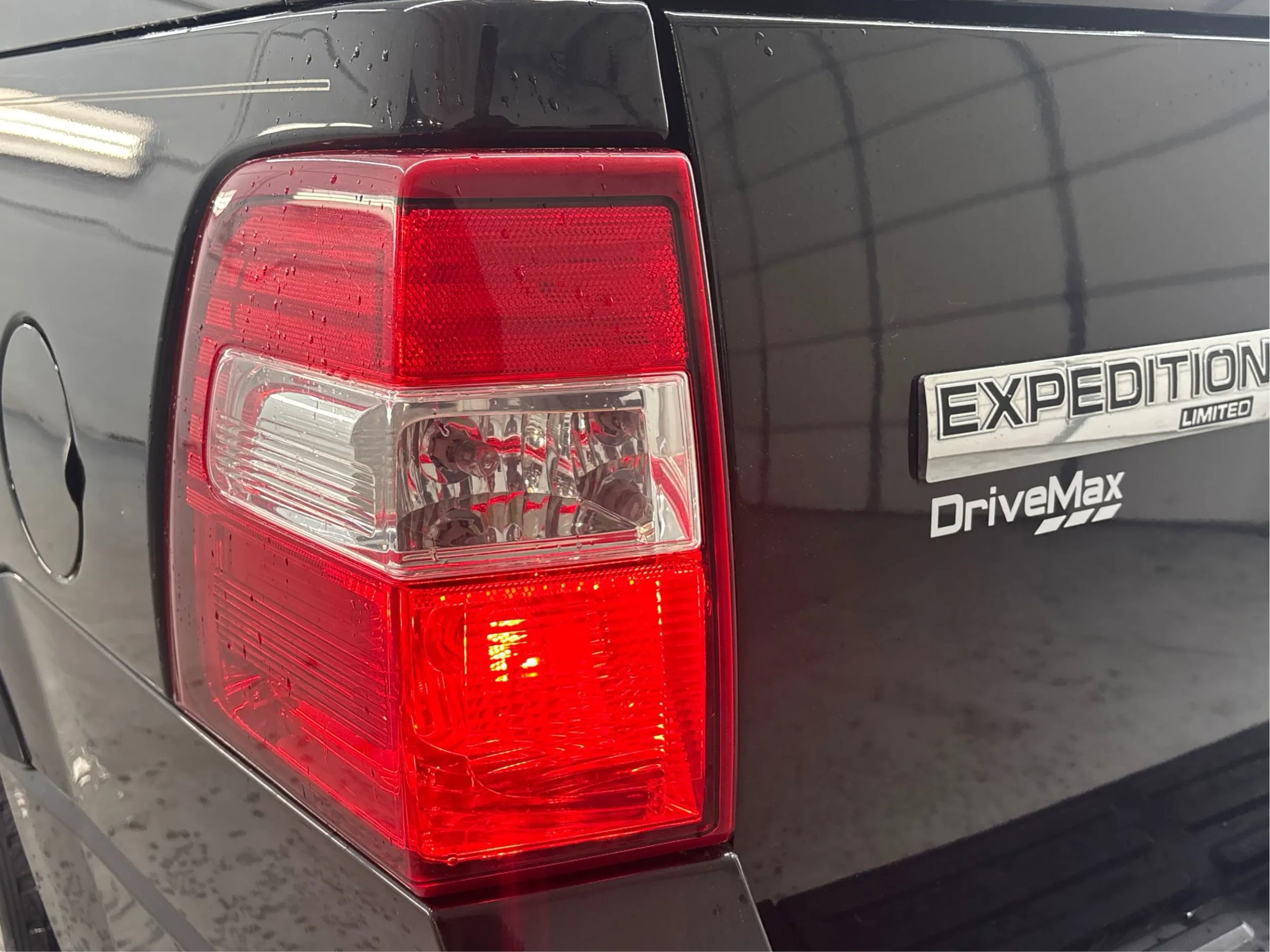 Used 2012 Ford Expedition Limited image 35