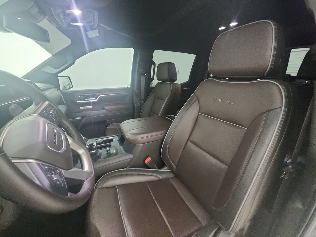 Used 2025 GMC Sierra 1500 Denali AWD/4WD image 9
