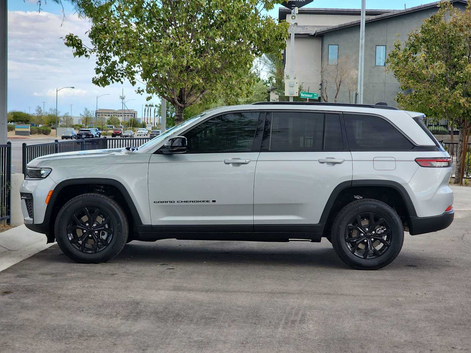 New 2026 Jeep Grand Cherokee Altitude AWD/4WD image 5
