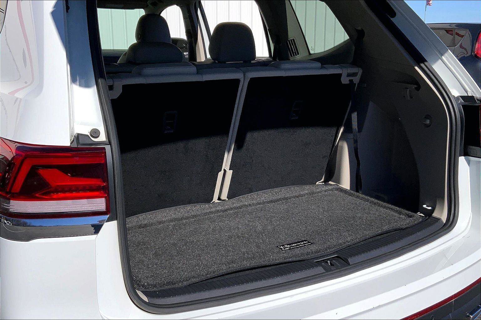 Used 2024 Volkswagen Atlas SE image 23