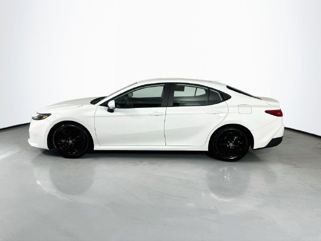 Used 2025 Toyota Camry LE FWD image 6