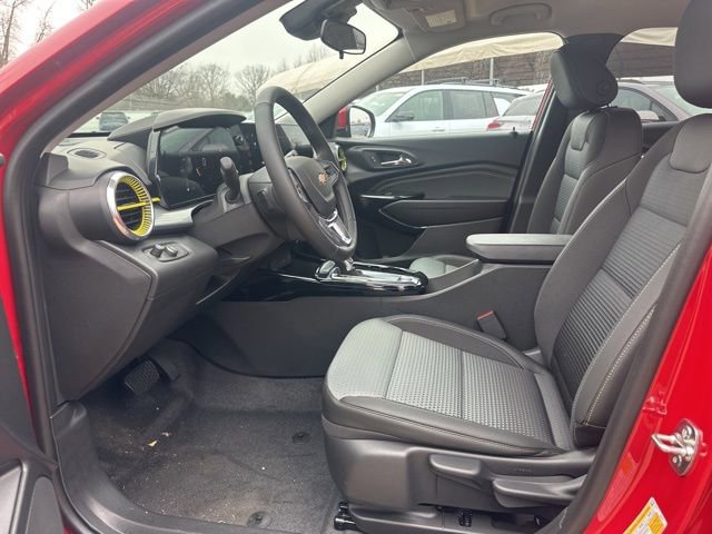 New 2026 Chevrolet Trax LT w/ Driver Confidence Package image 10