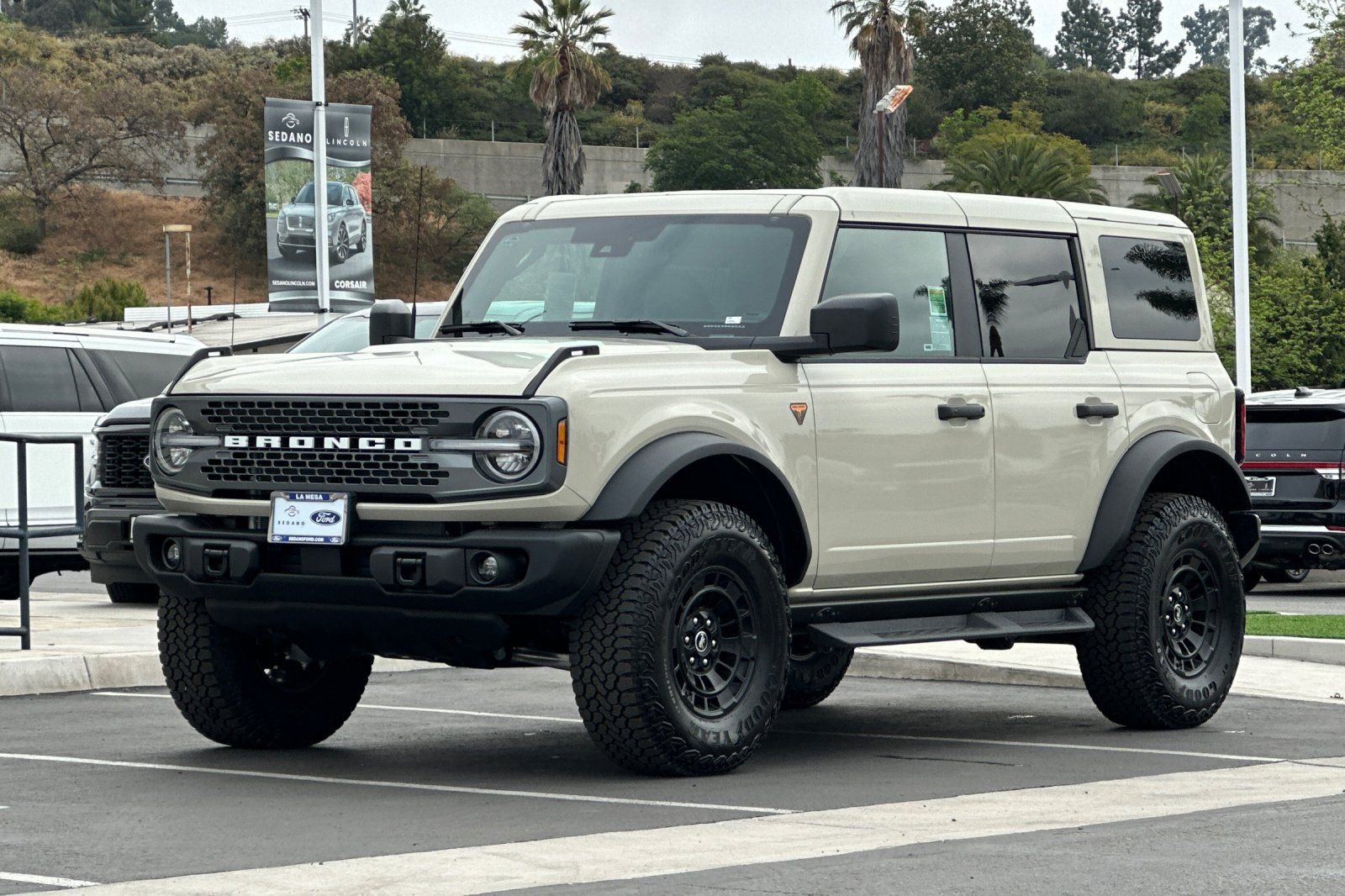 New 2026 Ford Bronco Badlands image 7