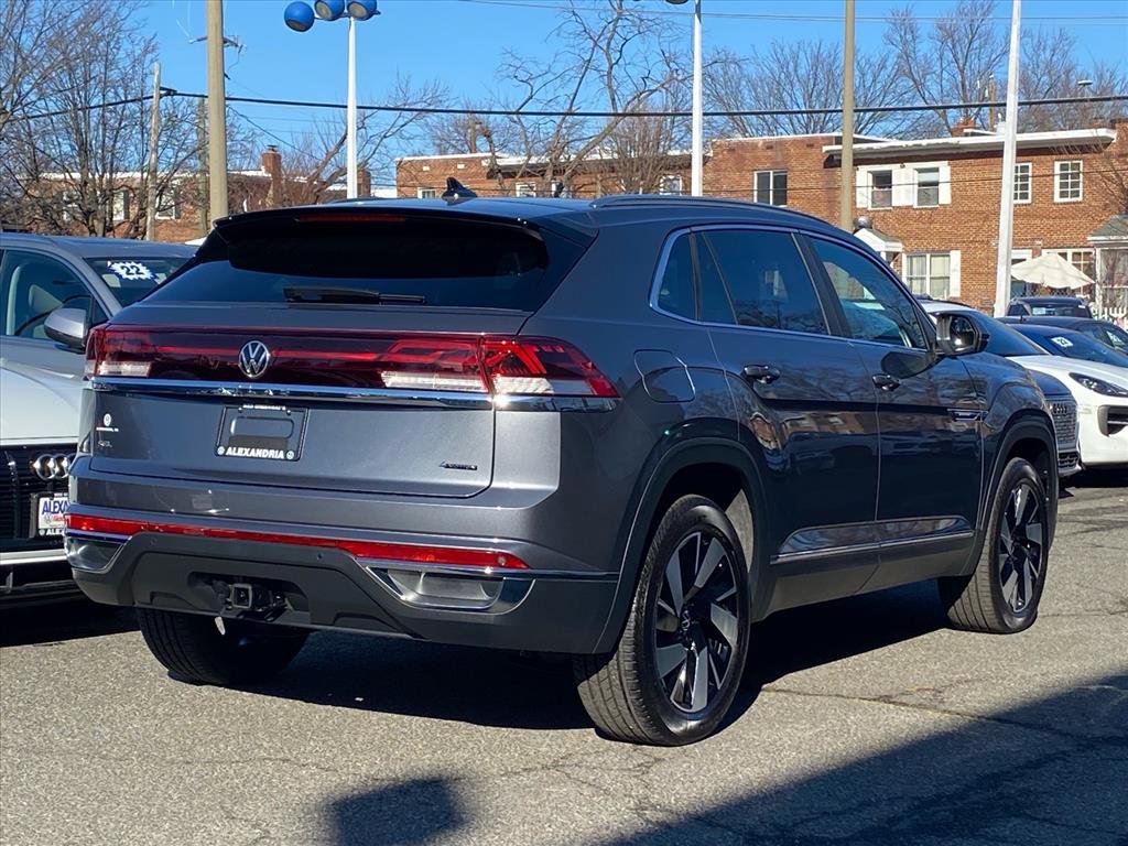 Certified 2025 Volkswagen Atlas Cross Sport SEL image 3