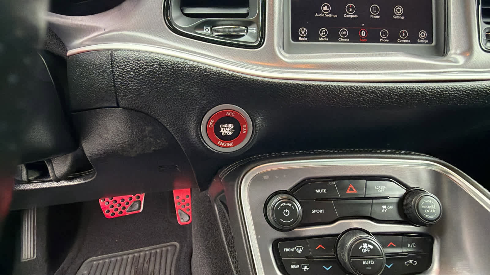 Used 2019 Dodge Challenger SXT w/ Blacktop Package image 17