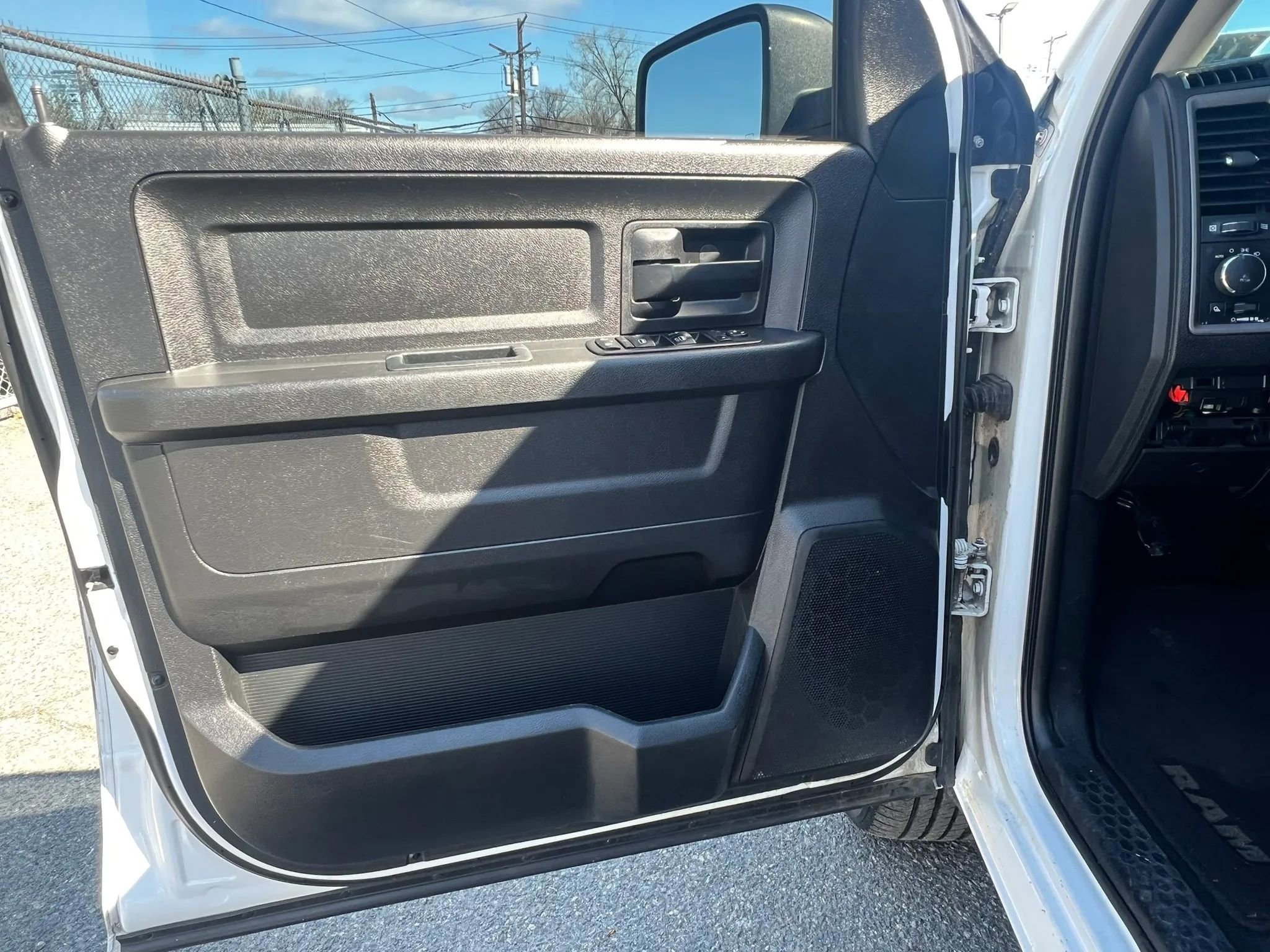 Used 2017 RAM 1500 Express image 11