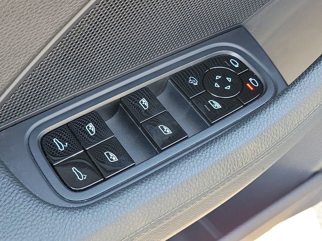 Certified 2018 Porsche Panamera RWD image 26