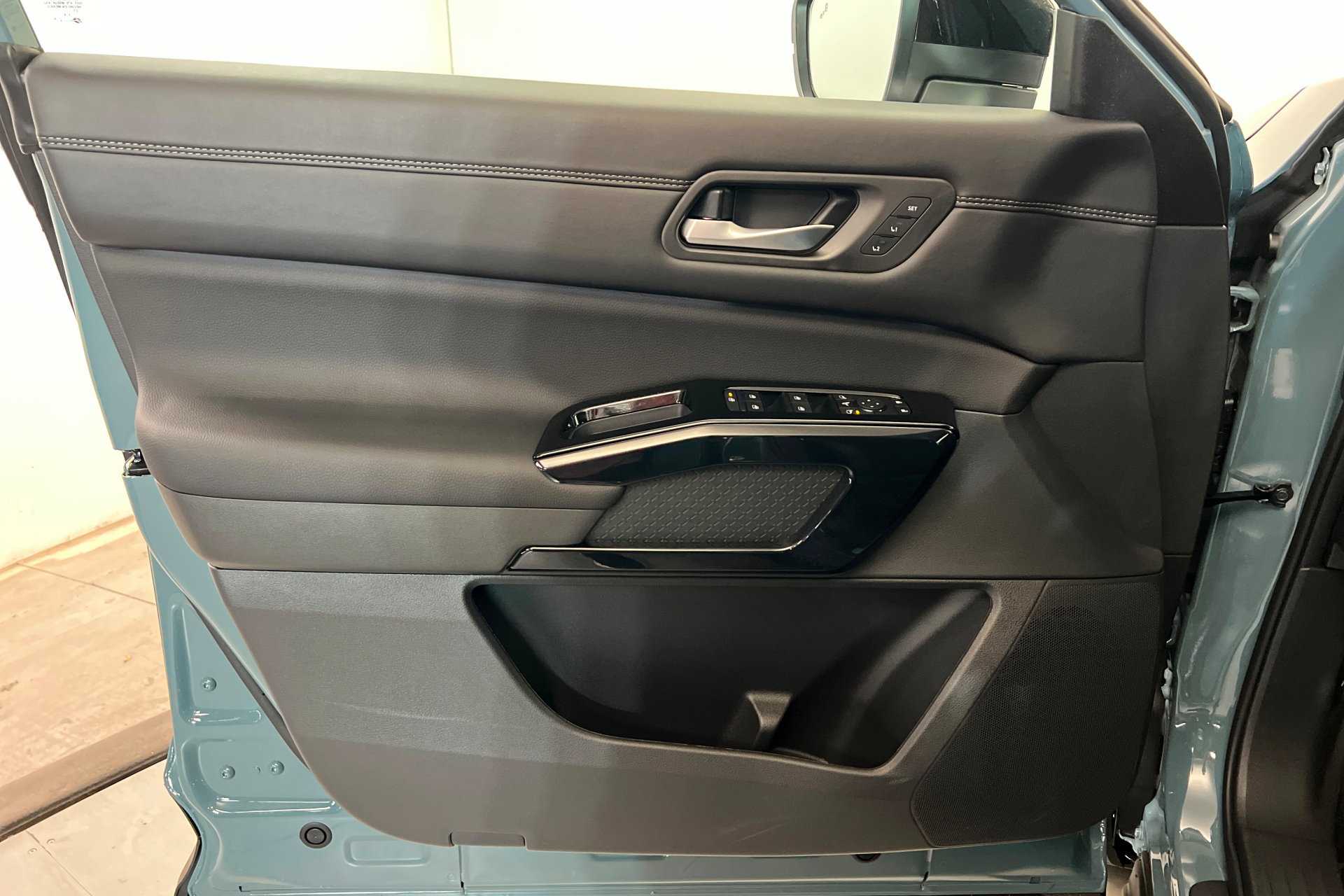 New 2026 Nissan Pathfinder Platinum AWD/4WD image 14