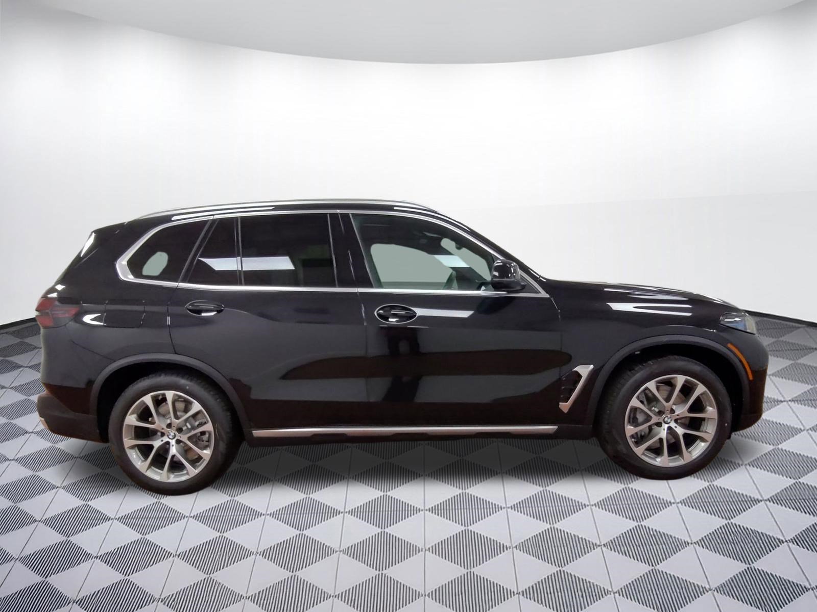 New 2026 BMW X5 xDrive50e w/ Climate Comfort Package image 7