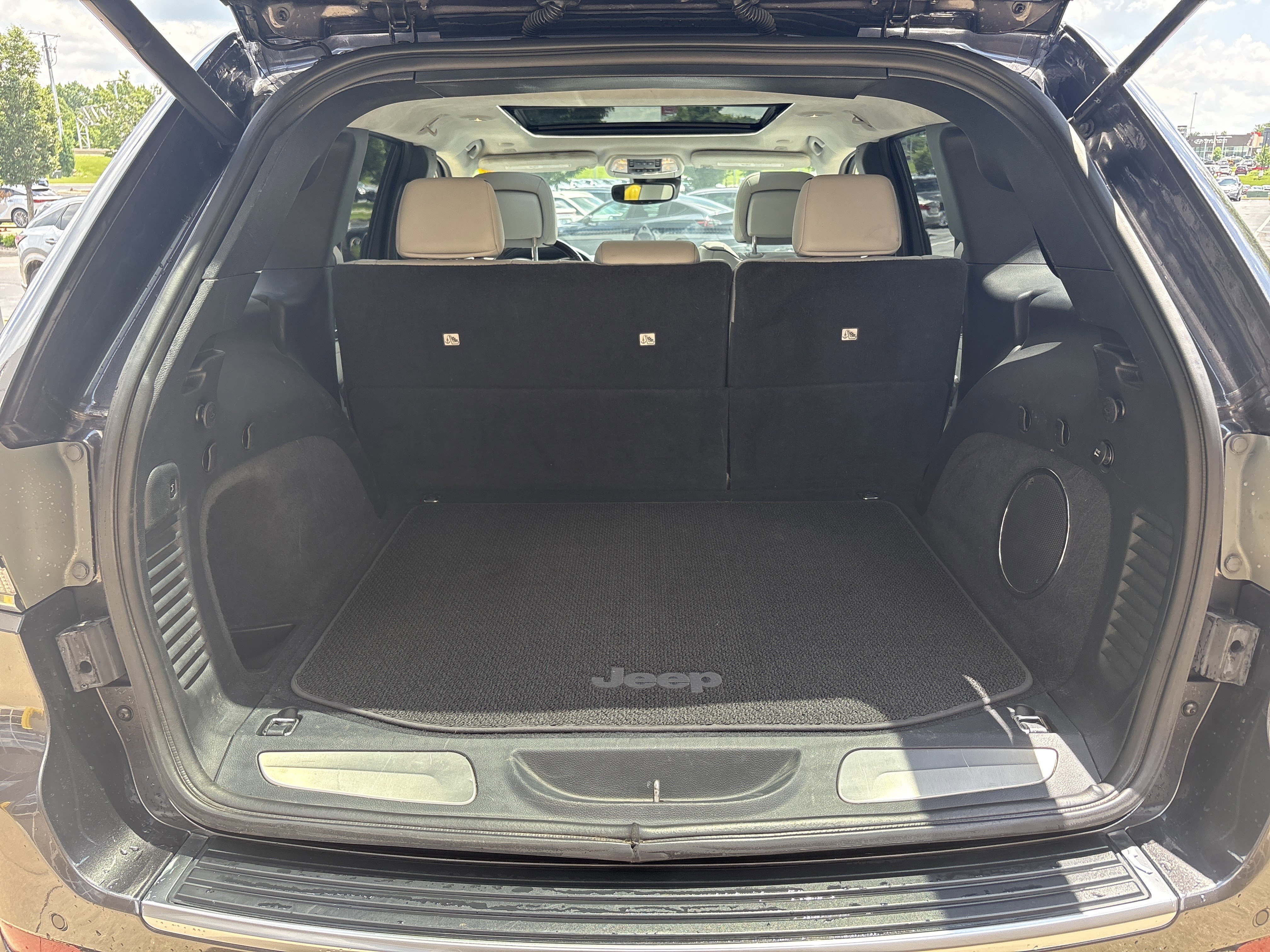 Used 2018 Jeep Grand Cherokee Summit AWD/4WD image 32