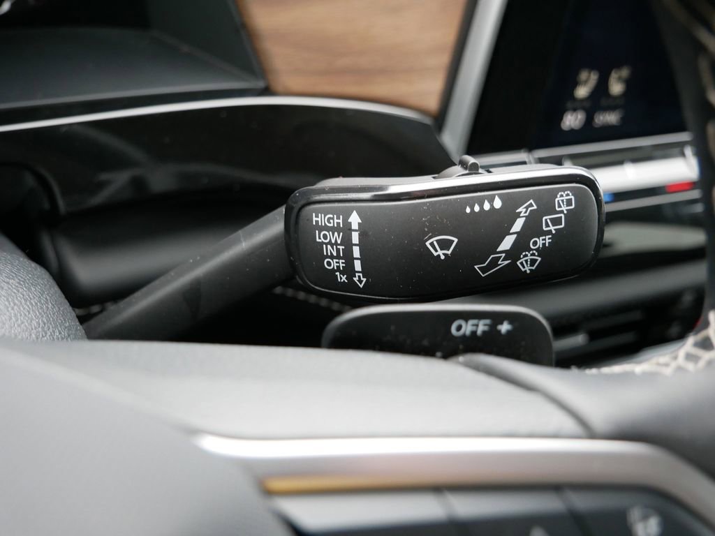 Used 2025 Volkswagen Atlas SE image 24