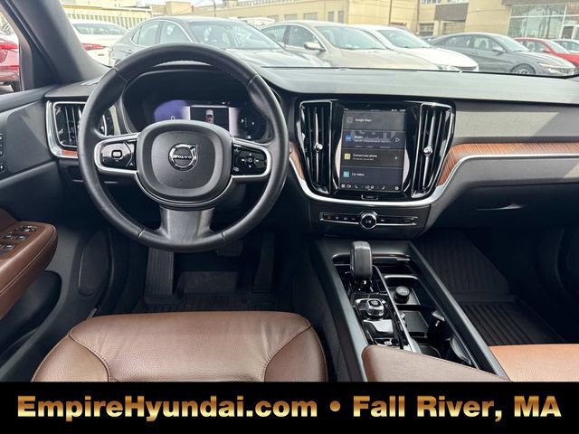 Used 2025 Volvo V60 B5 Cross Country Plus AWD/4WD image 15