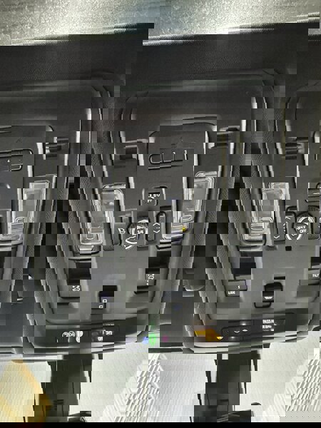 Used 2021 Chevrolet Suburban High Country w/ Premium Package image 23