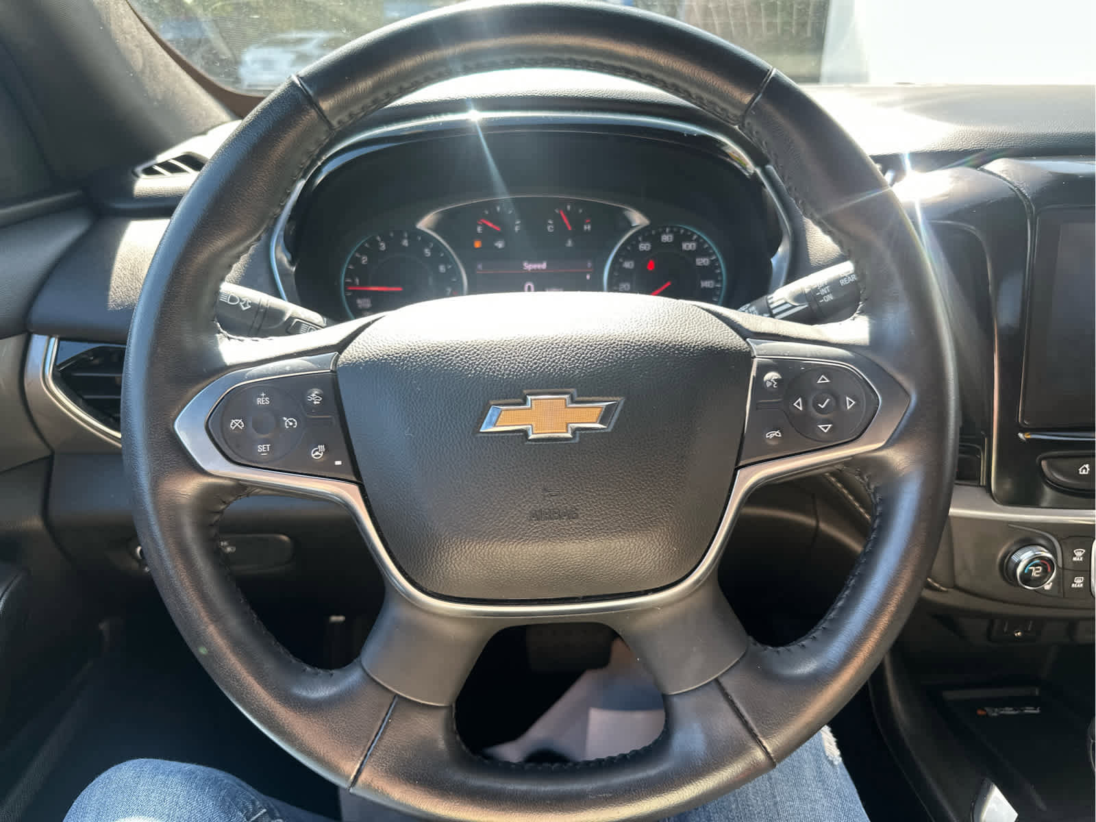 Used 2022 Chevrolet Traverse LT image 29