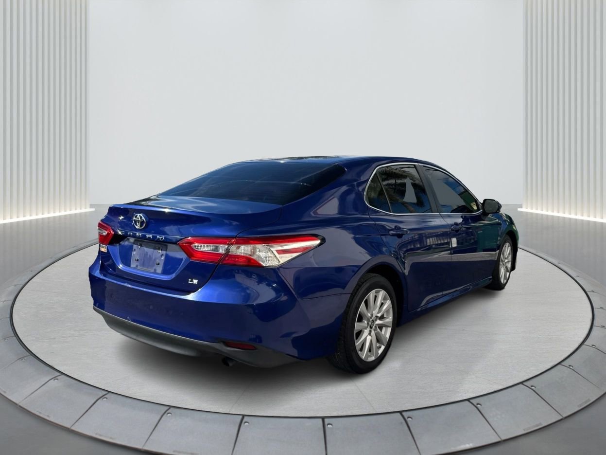 Used 2018 Toyota Camry LE image 6