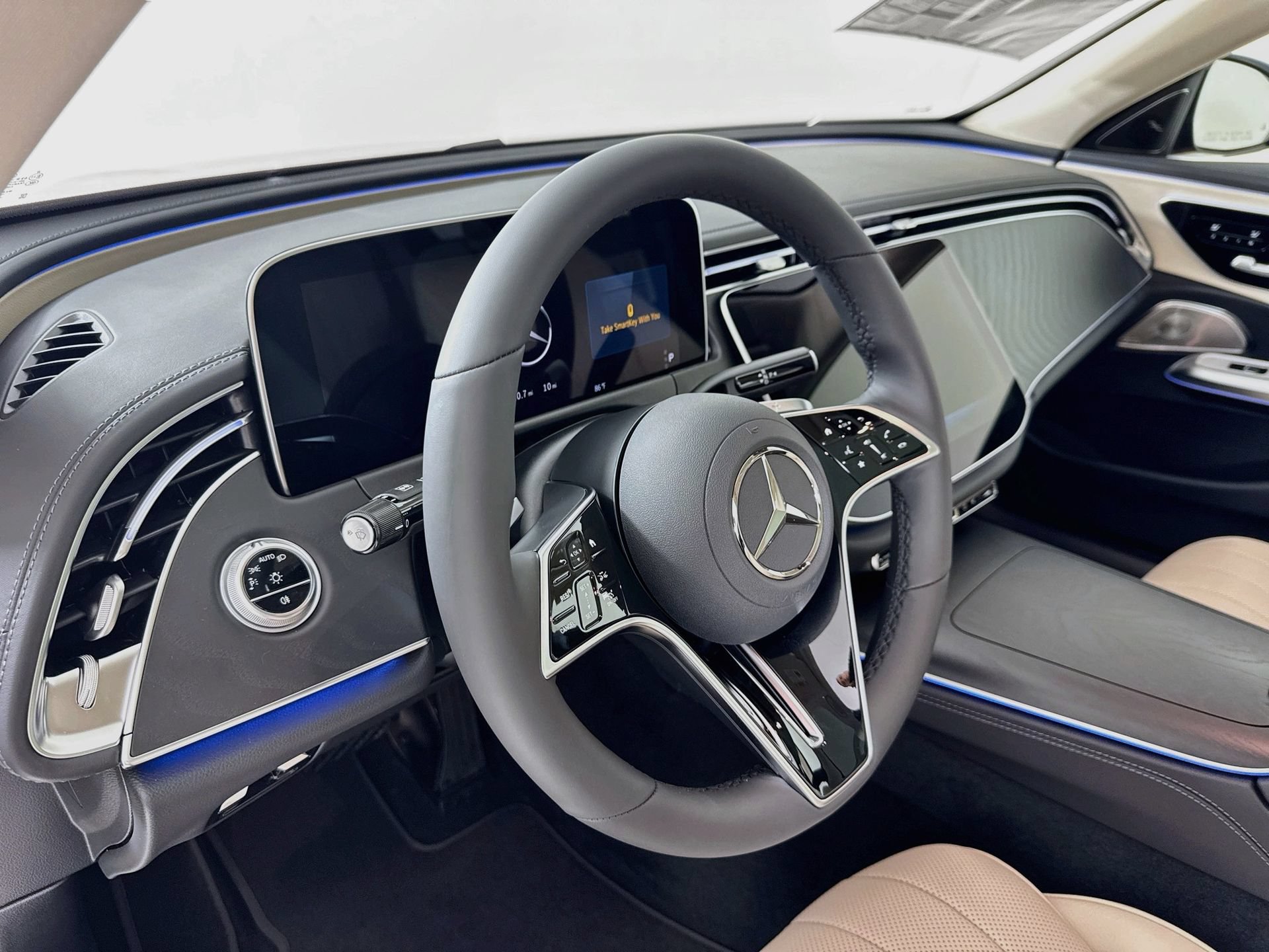 New 2027 Mercedes-Benz E 450 4MATIC Sedan image 10