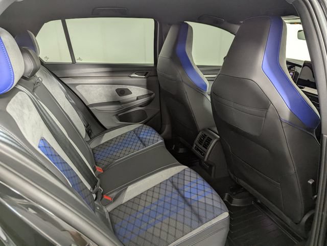 Used 2025 Volkswagen Golf R Black Edition AWD/4WD image 23