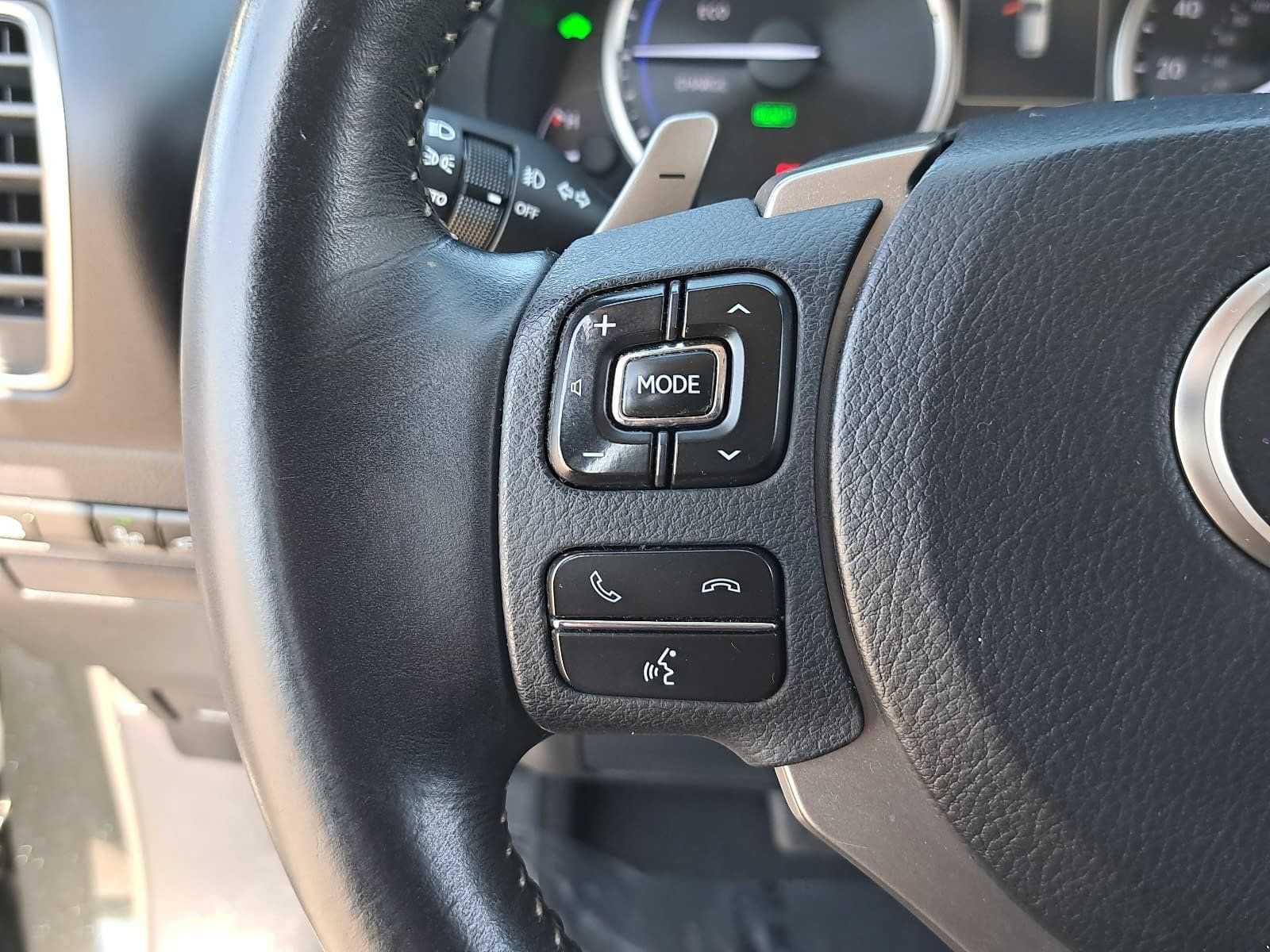 Used 2018 Lexus NX 300h AWD w/ Comfort Package image 18