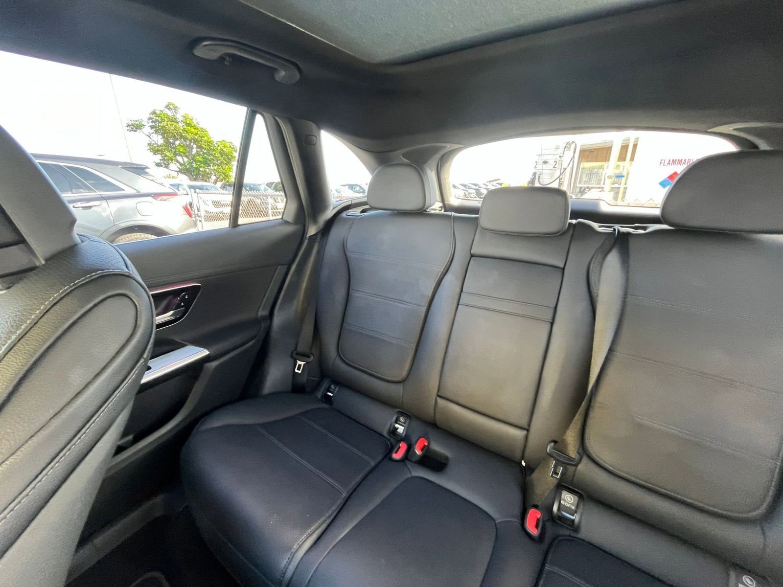 Used 2024 Mercedes-Benz GLC 300 image 41