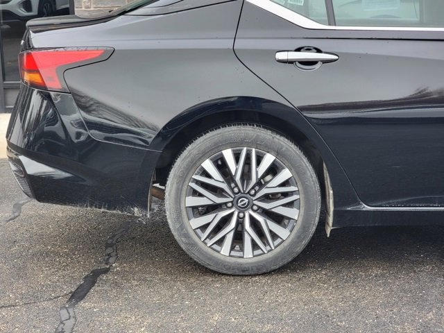 Used 2024 Nissan Altima 2.5 SV image 10