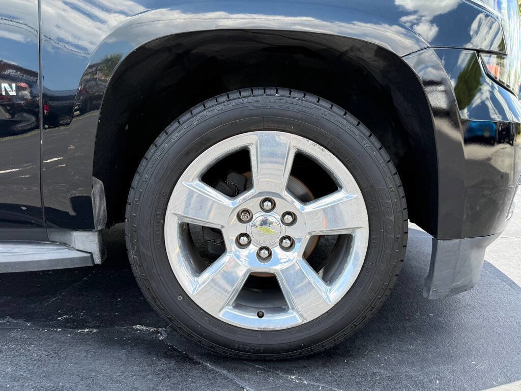 Used 2015 Chevrolet Suburban LT image 31