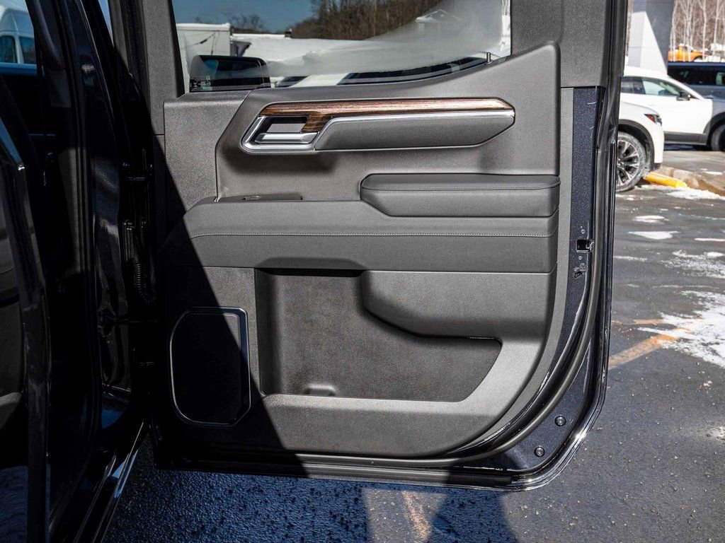 Used 2026 GMC Sierra 1500 Elevation image 14