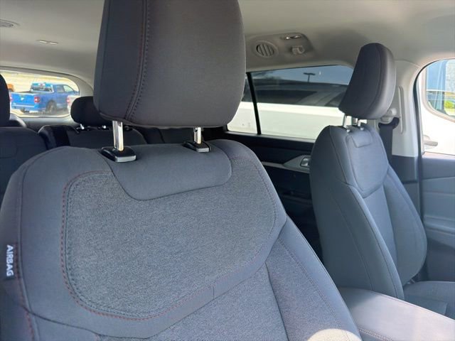 Used 2025 Ford Explorer Active image 13