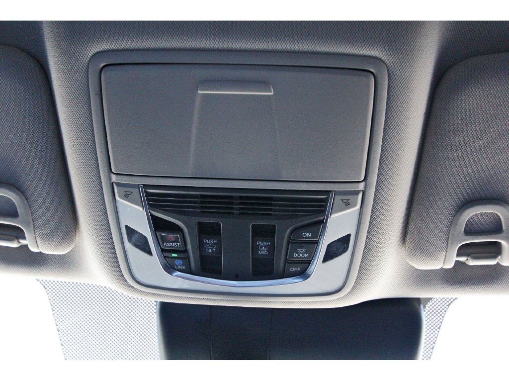 Used 2022 Acura RDX w/ Technology Package FWD image 25