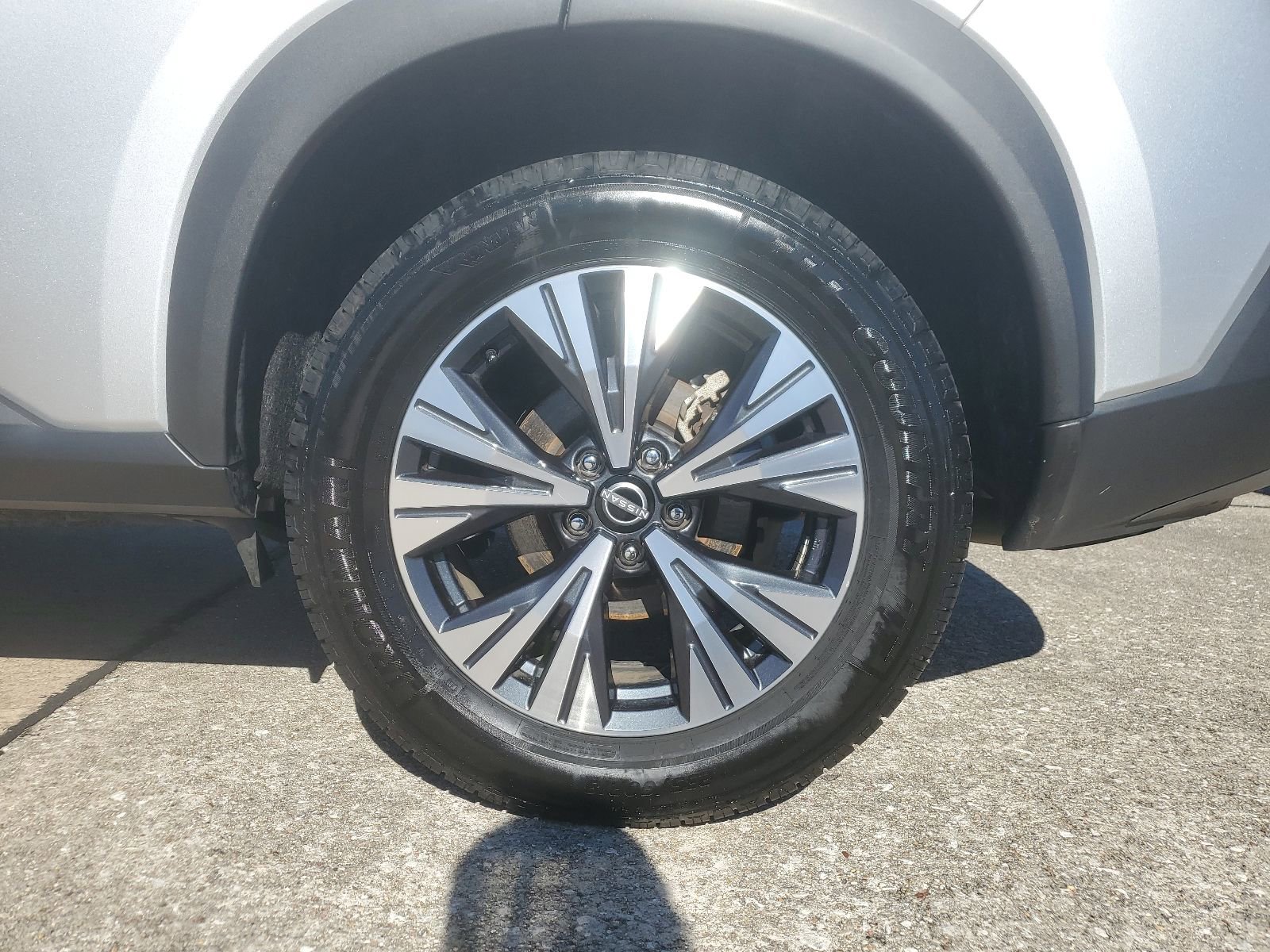 Used 2023 Nissan Rogue SV image 8