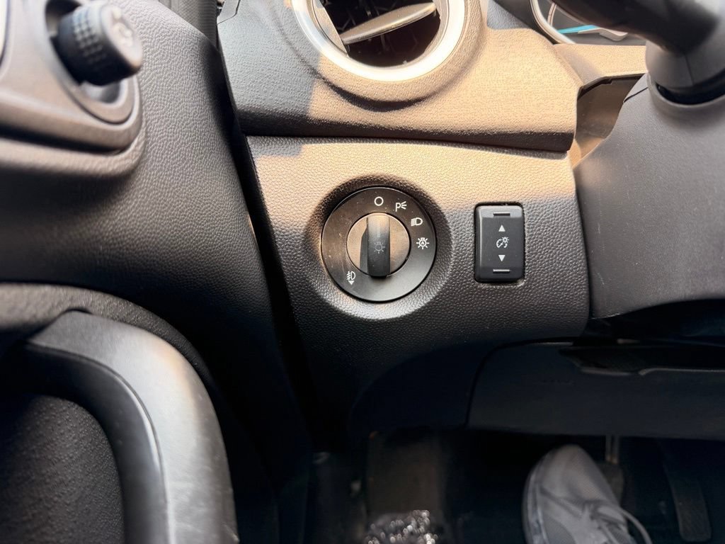 Used 2017 Ford Fiesta Titanium FWD image 26