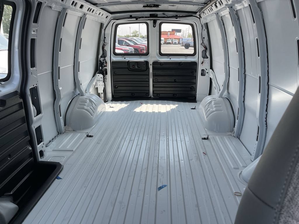 New 2025 Chevrolet Express 3500 Extended w/ Driver Convenience Package RWD image 16