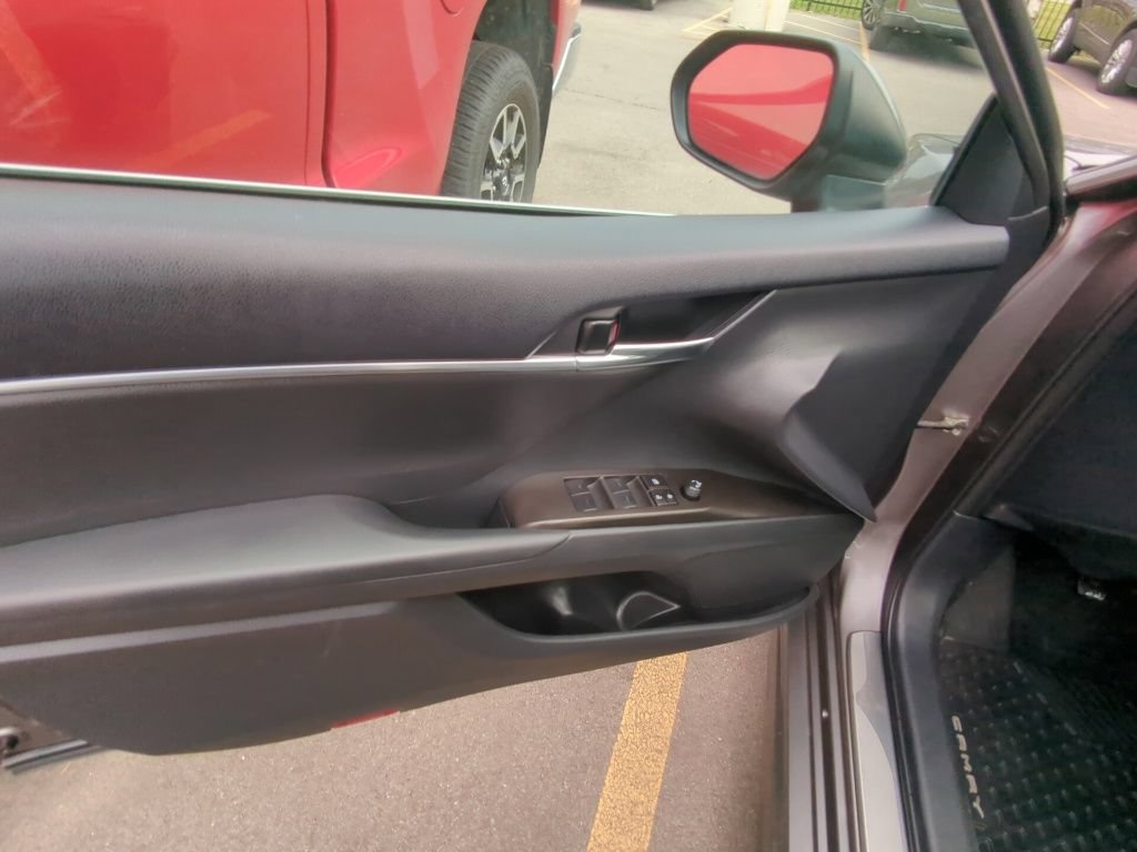 Used 2024 Toyota Camry SE FWD image 8